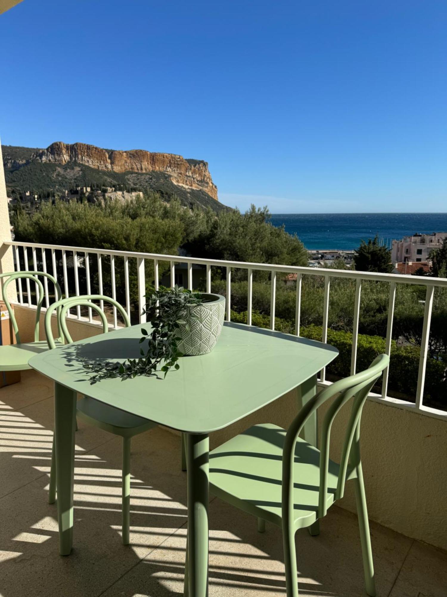 Ferienwohnung Le Balcon De La Rade Cassis Exterior foto
